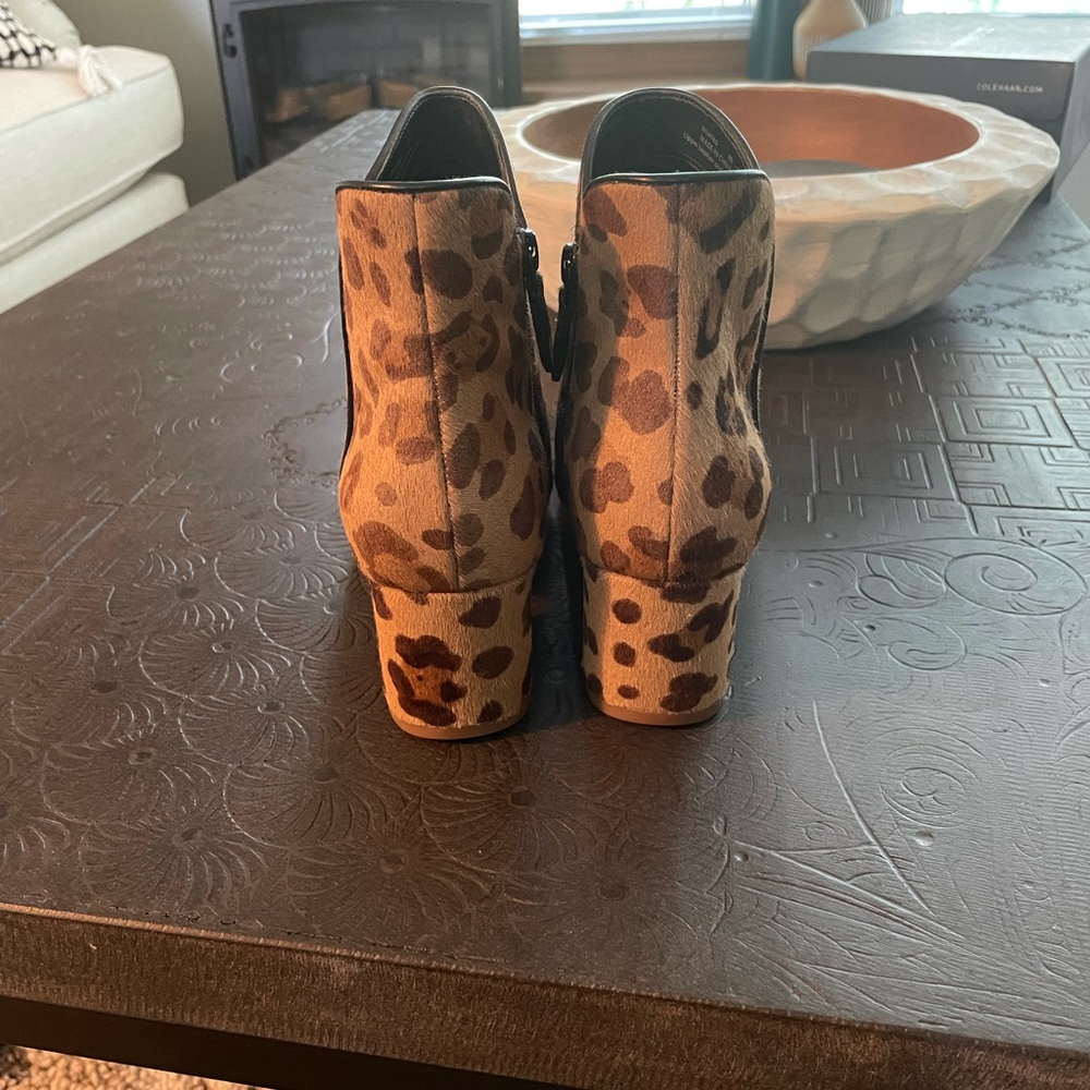 Leopard Print ankle bootie - Picture 3 of 5